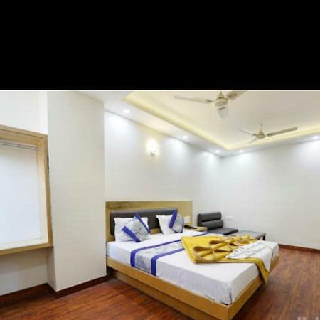 דלהי Hotel Le Mem מראה חיצוני תמונה