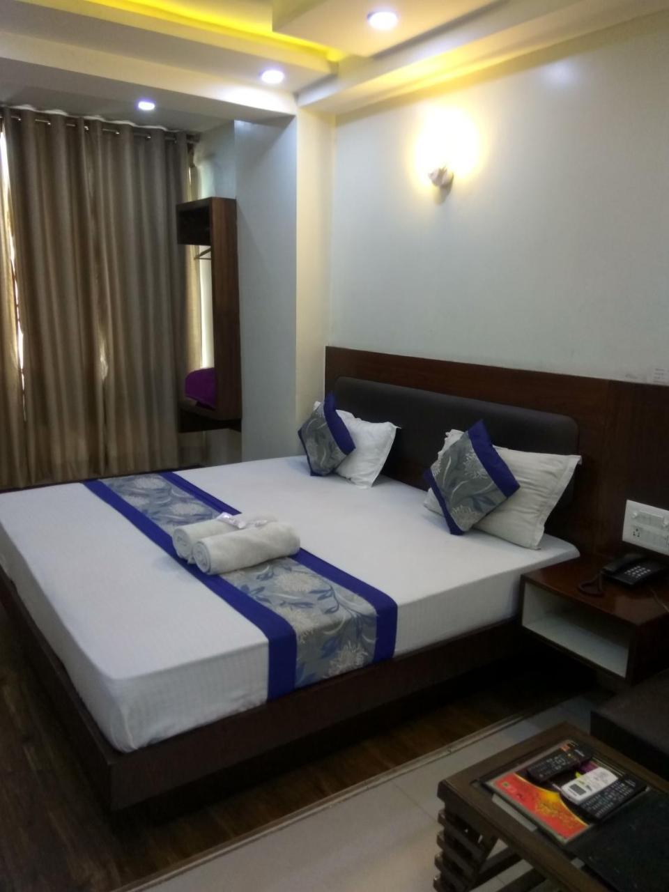 דלהי Hotel Le Mem מראה חיצוני תמונה